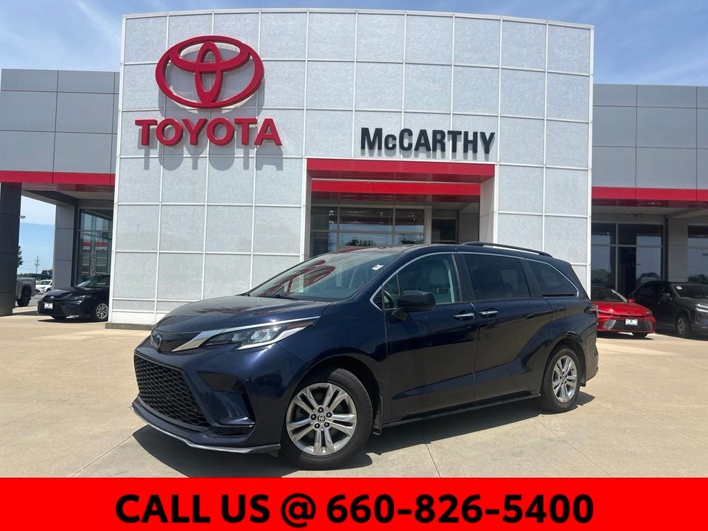 2023 Toyota Sienna LE 8 Passenger