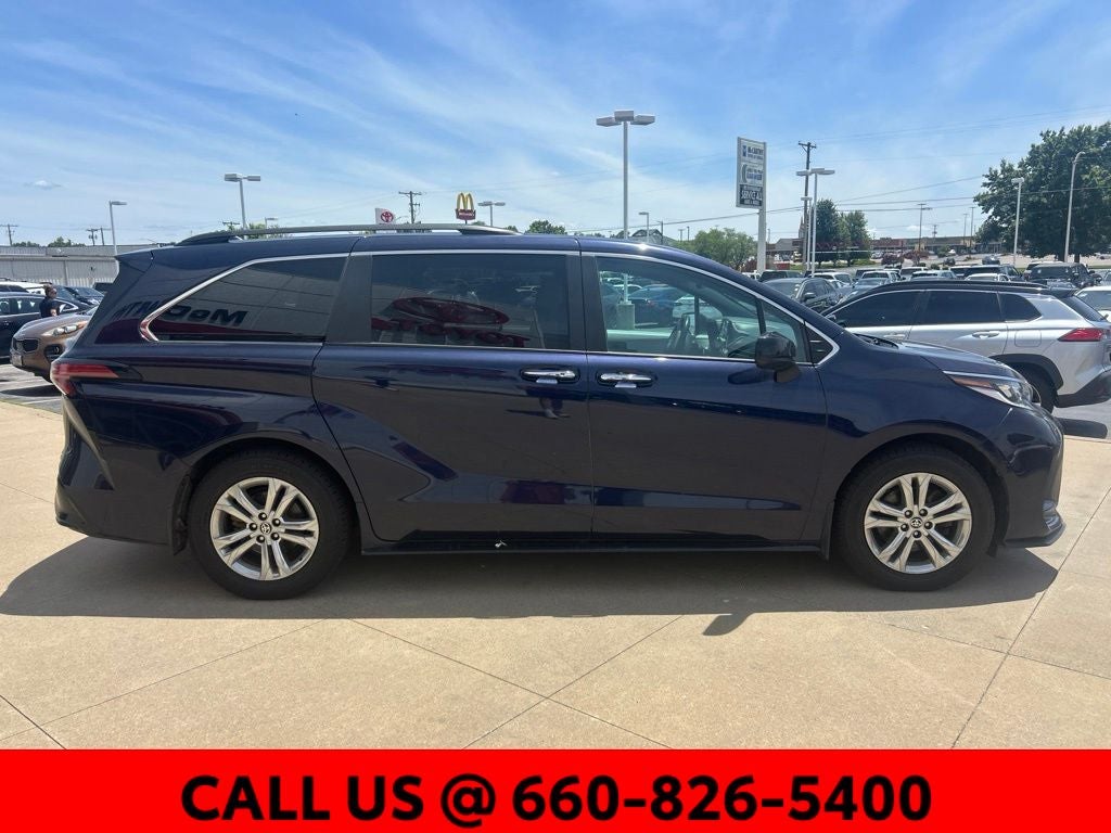 2023 Toyota Sienna LE 8 Passenger