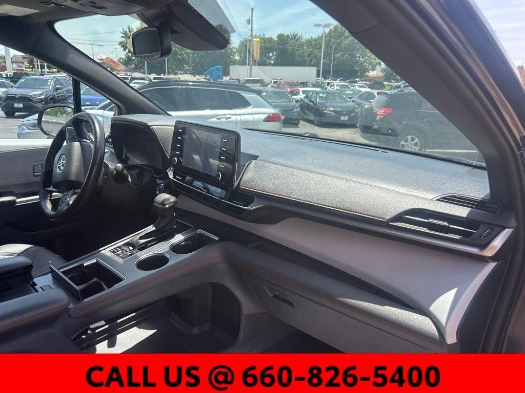 2023 Toyota Sienna LE 8 Passenger