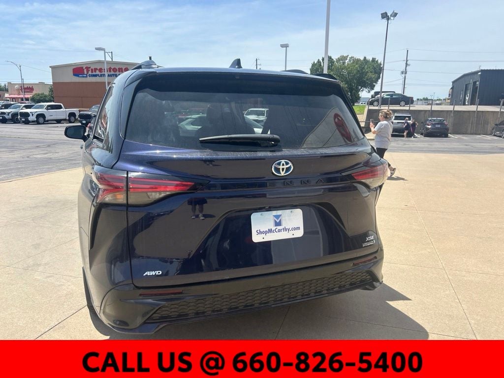 2023 Toyota Sienna LE 8 Passenger