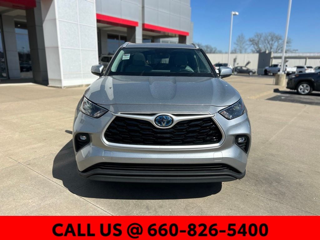 Used 2022 Toyota Highlander XLE with VIN 5TDHBRCH0NS104348 for sale in Kansas City