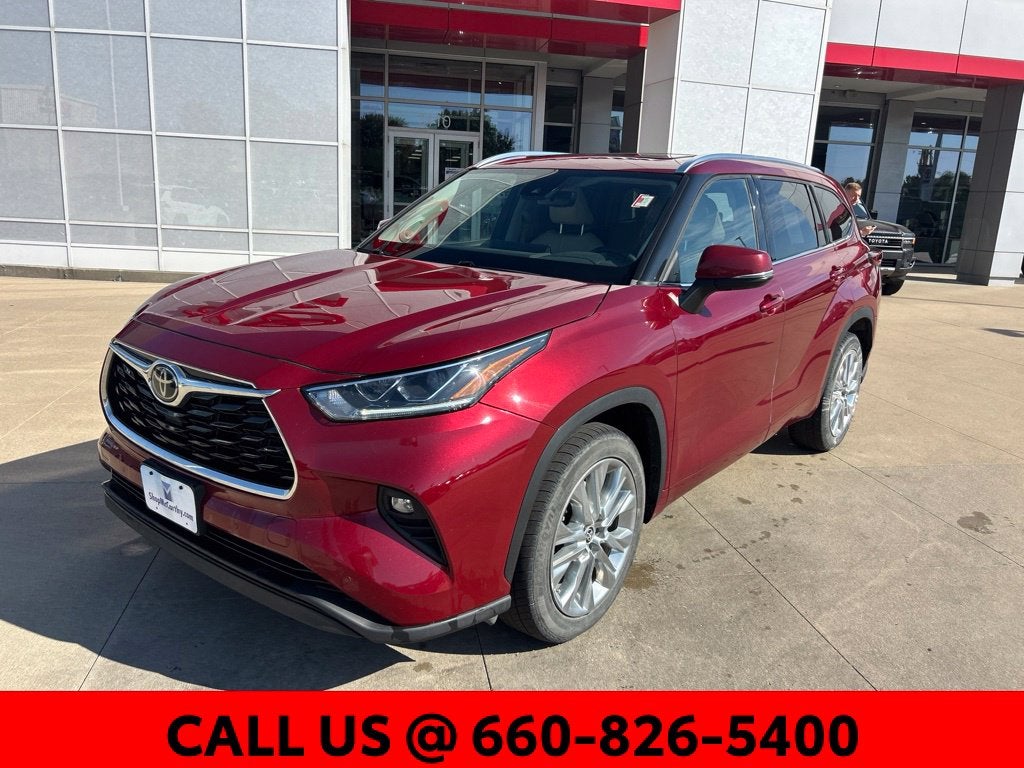 Used 2023 Toyota Highlander Limited with VIN 5TDKDRAH0PS002733 for sale in Kansas City