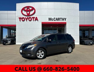 2013 Toyota Sienna LE 8 Passenger