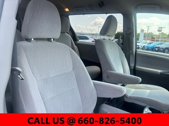 2016 Toyota Sienna LE 8 Passenger