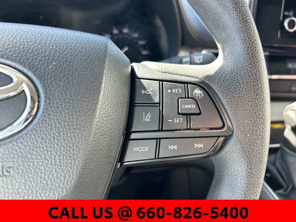 2025 Toyota Sienna LE 8 Passenger