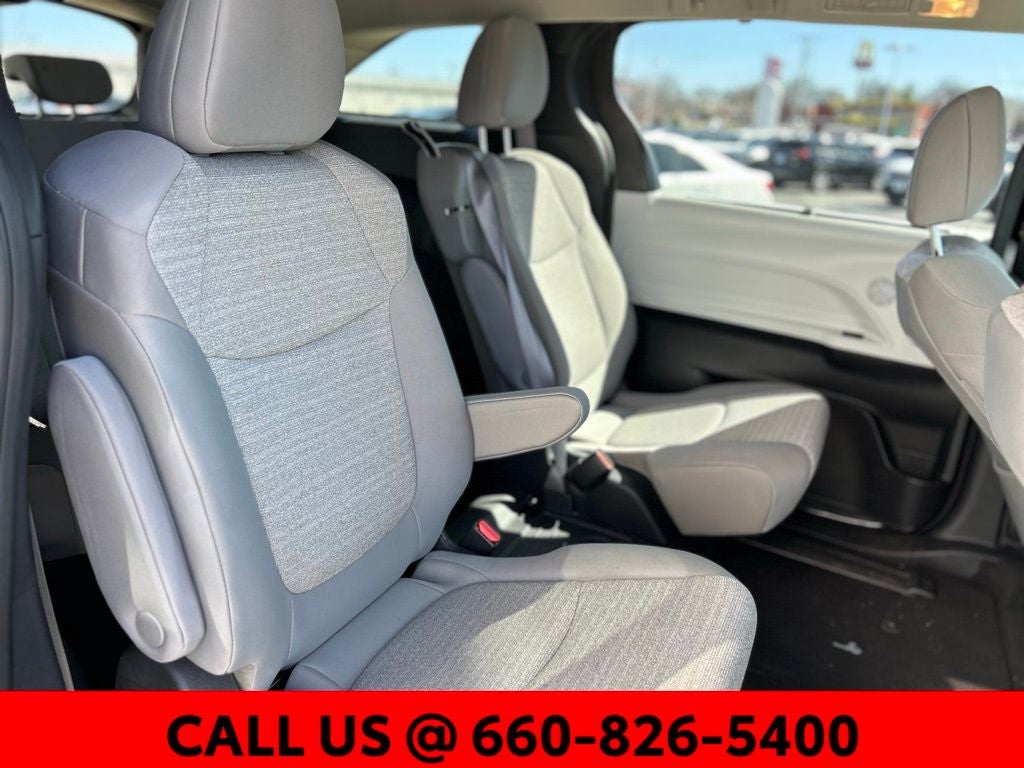 2025 Toyota Sienna LE 8 Passenger