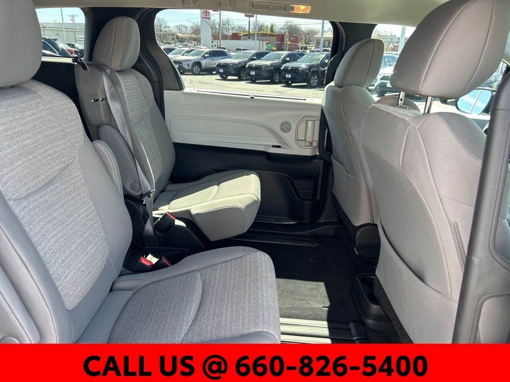 2025 Toyota Sienna LE 8 Passenger