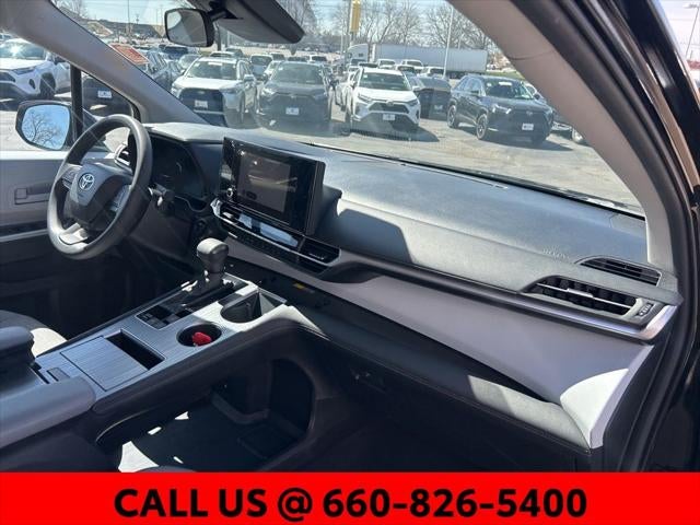 2025 Toyota Sienna LE 8 Passenger
