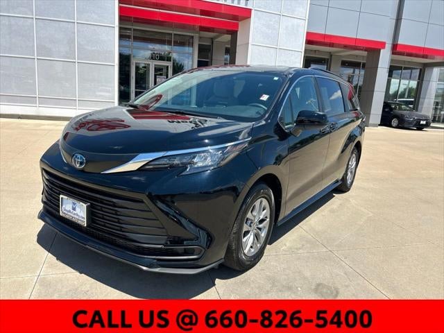 2025 Toyota Sienna LE 8 Passenger