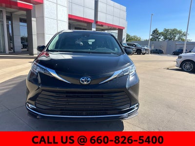 2023 Toyota Sienna XLE 8 Passenger