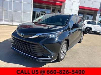 2023 Toyota Sienna XLE 8 Passenger
