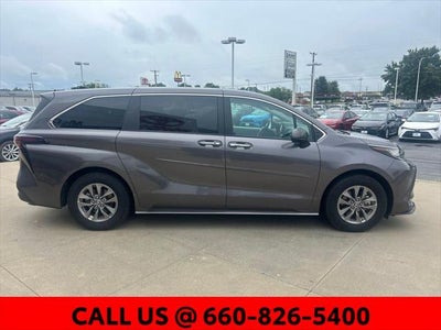 2023 Toyota Sienna XLE 8 Passenger