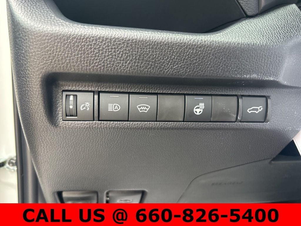 2025 Toyota RAV4 XLE