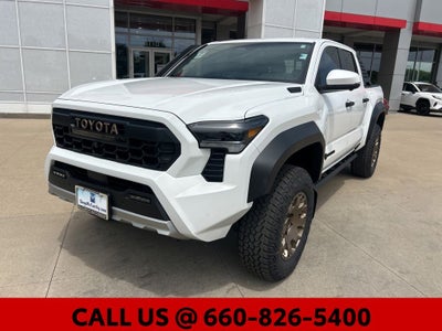 2026 Toyota Tacoma i-FORCE MAX Tacoma Trailhunter