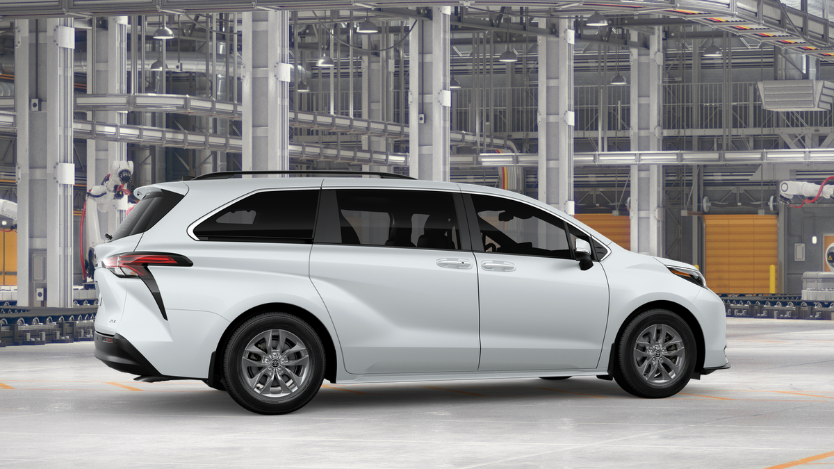 2026 Toyota Sienna XLE