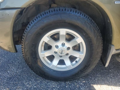 2004 Nissan Titan LE