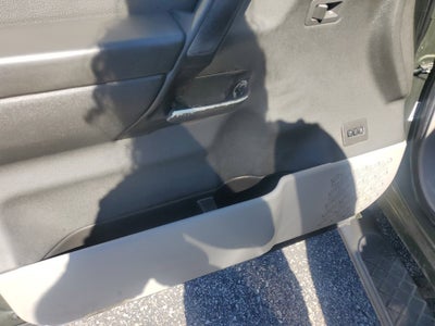 2004 Nissan Titan LE