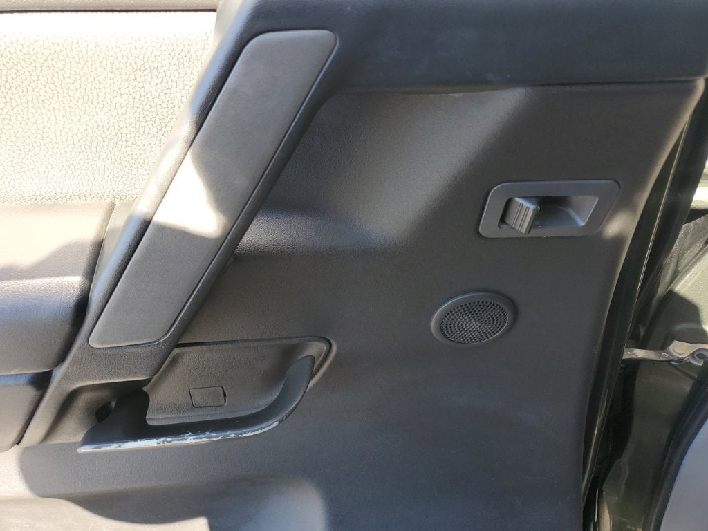 2004 Nissan Titan LE