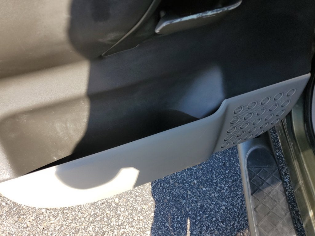 2004 Nissan Titan LE