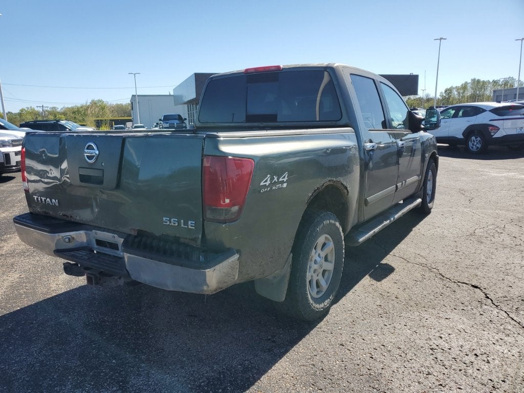 2004 Nissan Titan LE