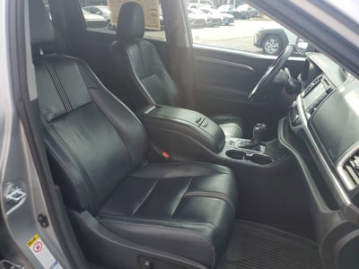 2017 Toyota Highlander SE