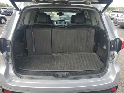 2017 Toyota Highlander SE