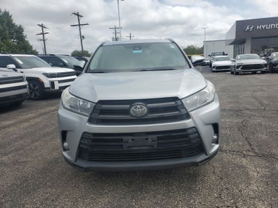 2017 Toyota Highlander SE