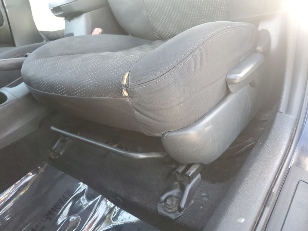 2009 Pontiac Vibe Base